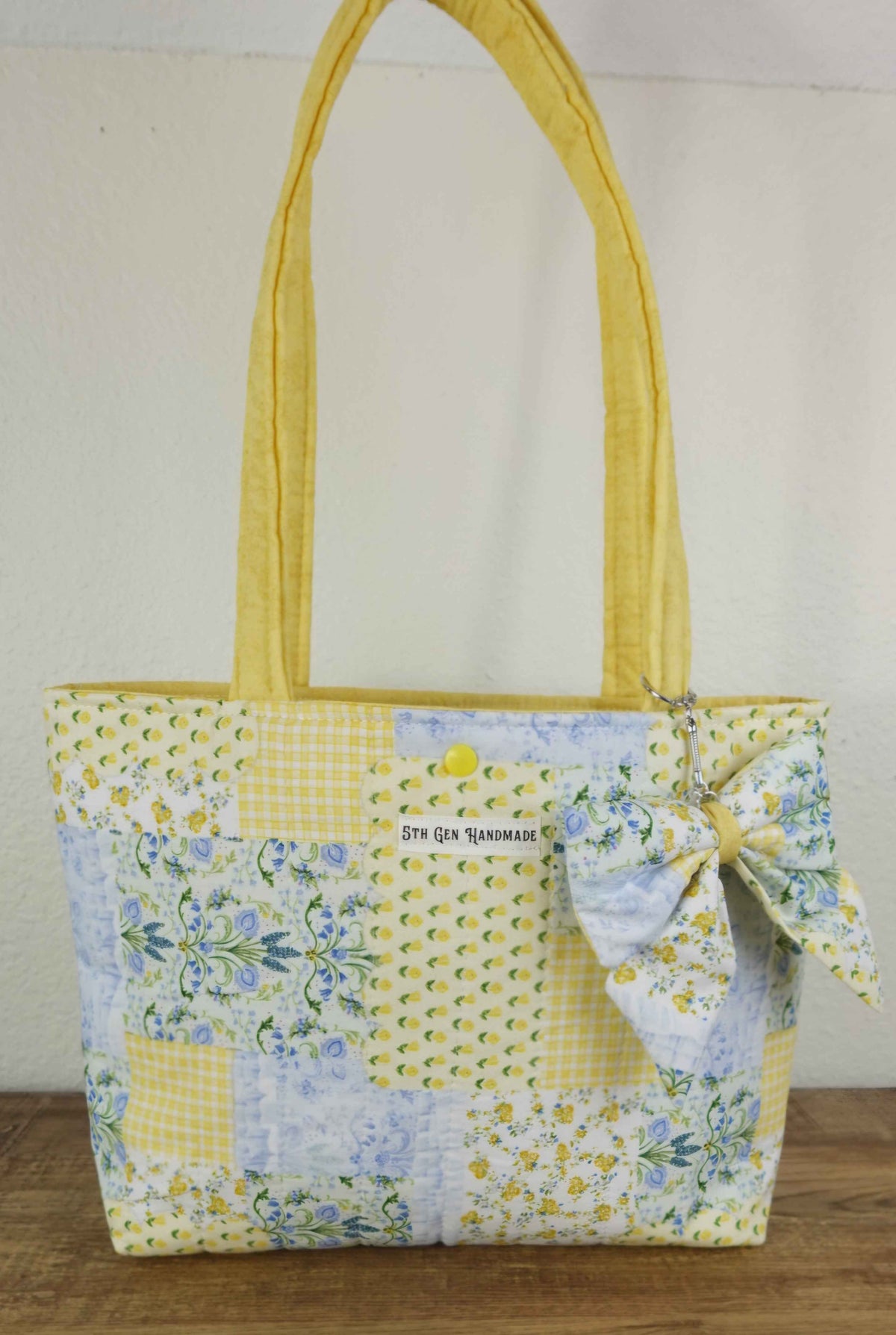 Simply Saturday Tote W/ Bow Keychain