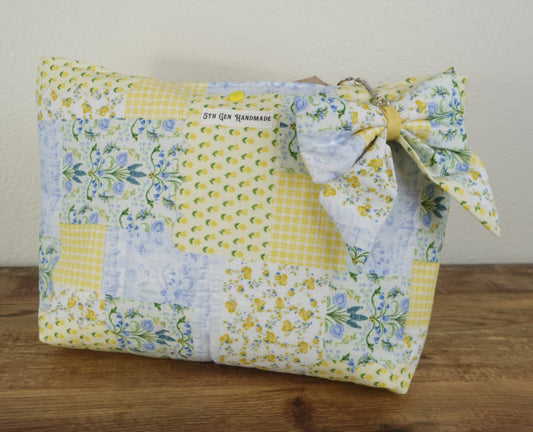 Simply Saturday Tote W/ Bow Keychain